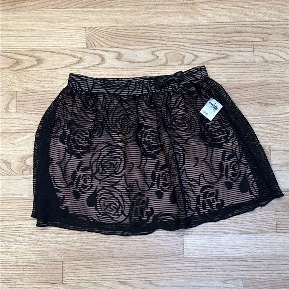 Charlotte Russe Black Lace Overlay Skirt - Picture 1 of 5